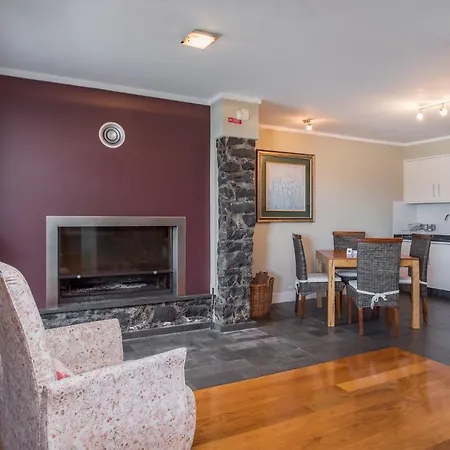 Number 15 Ocean & View *