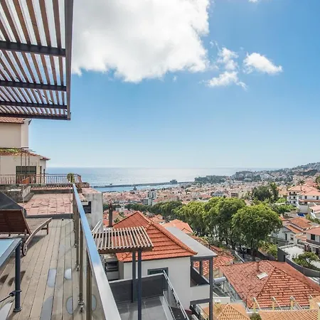 Number 15 Ocean & View פונשל