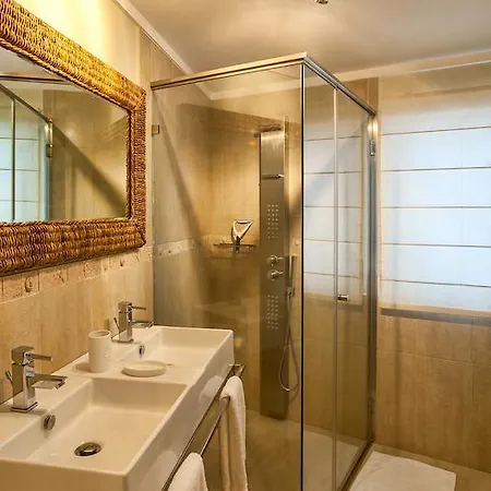 Number 15 Ocean & View