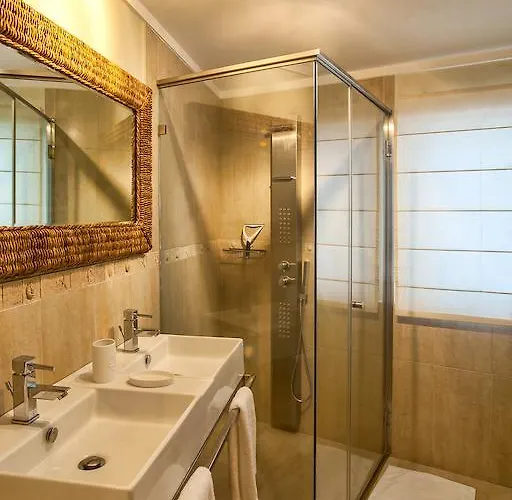 Number 15 Ocean & View