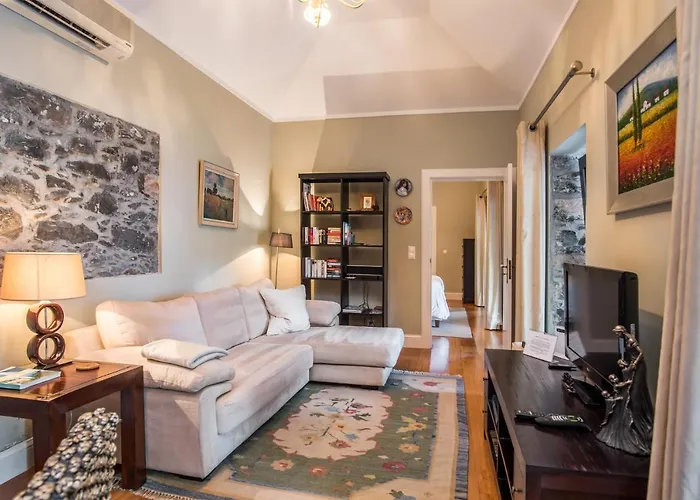 Number 15 Ocean & View פונשל