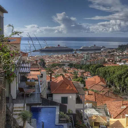 فيلة Number 15 Ocean & View